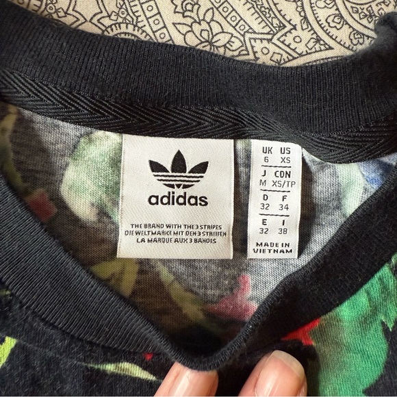 Adidas Cropped Floral Tee - Picture 3 of 5